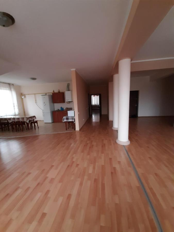 Apartments on Parkaniya 2a Mukacheve Bagian luar foto