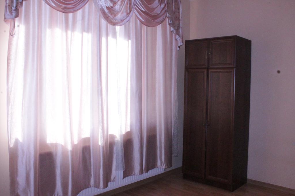 Apartments on Parkaniya 2a Mukacheve Bagian luar foto