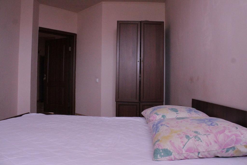 Apartments on Parkaniya 2a Mukacheve Bagian luar foto